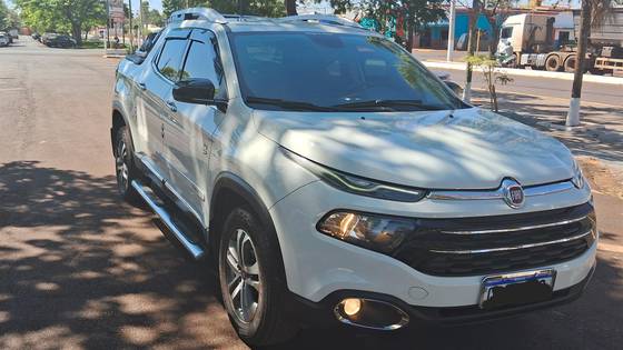 FIAT TORO 2.4 16V MULTIAIR FLEX VOLCANO AT9 FIAT TORO 2.4 16V MULTIAIR FLEX VOLCANO AT9